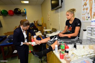 Elena Delle Donne feet photo 2