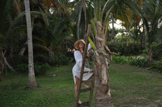 Elena Gheorghe feet photo 8