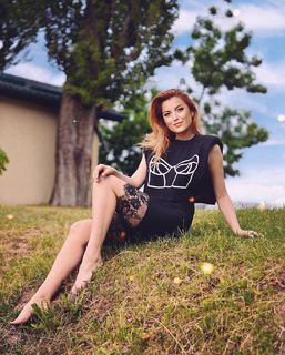 Elena Gheorghe feet photo 4