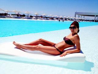Elena Gheorghe feet photo 1