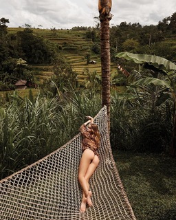 Elena Kamperi feet photo 5