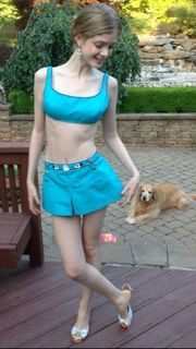 Elena Kampouris feet photo 6