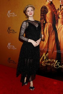 Elena Kampouris feet photo 14