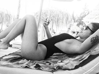 Elena Kremlidou feet photo thumbnail