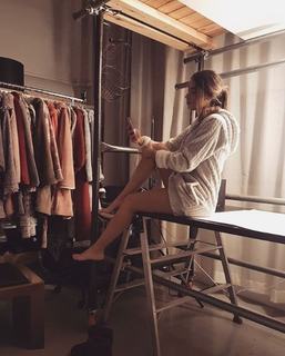 Elena Kremlidou feet photo thumbnail