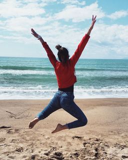 Elena Kremlidou feet photo thumbnail