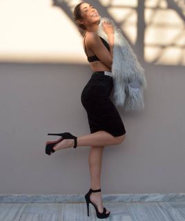 Elena Kremlidou feet photo thumbnail