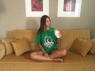 Elena Kremlidou feet photo thumbnail