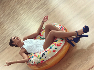 Elena Kremlidou feet photo thumbnail