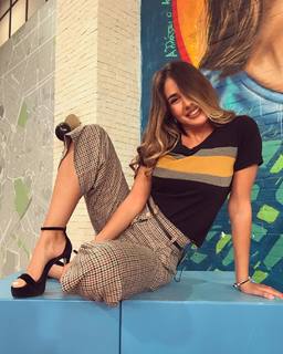 Elena Kremlidou feet photo thumbnail