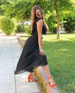 Elena Kremlidou feet photo thumbnail