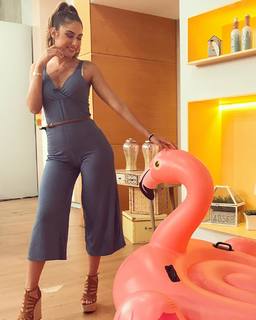 Elena Kremlidou feet photo thumbnail