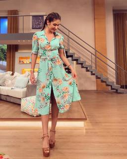 Elena Kremlidou feet photo thumbnail