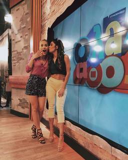 Elena Kremlidou feet photo thumbnail