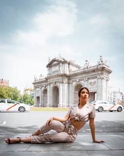 Elena Kremlidou feet photo thumbnail