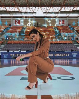 Elena Kremlidou feet photo thumbnail