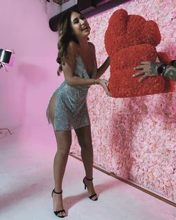 Elena Kremlidou feet photo thumbnail