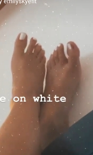 Elena Kremlidou feet photo thumbnail