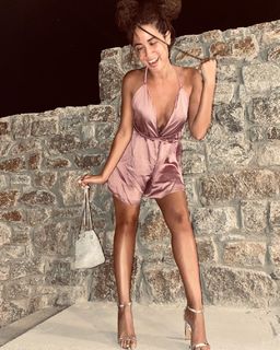 Elena Kremlidou feet photo thumbnail