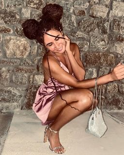 Elena Kremlidou feet photo thumbnail