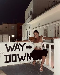 Elena Kremlidou feet photo thumbnail