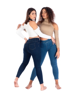 Elena Kremlidou feet photo thumbnail