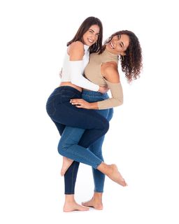 Elena Kremlidou feet photo thumbnail