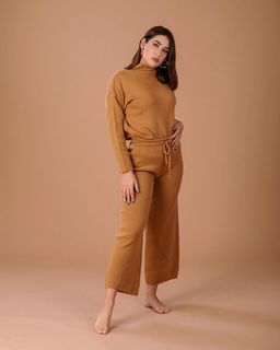 Elena Kremlidou feet photo thumbnail