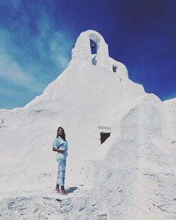 Elena Kremlidou feet photo thumbnail