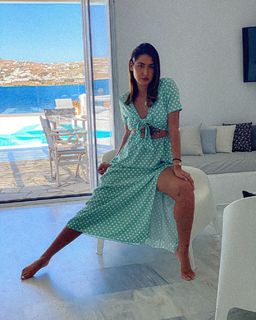 Elena Kremlidou feet photo thumbnail