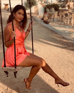 Elena Kremlidou feet photo thumbnail