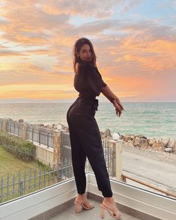 Elena Kremlidou feet photo thumbnail