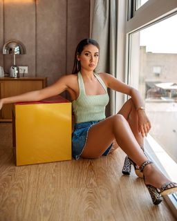 Elena Kremlidou feet photo thumbnail