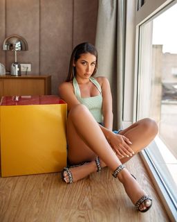 Elena Kremlidou feet photo thumbnail