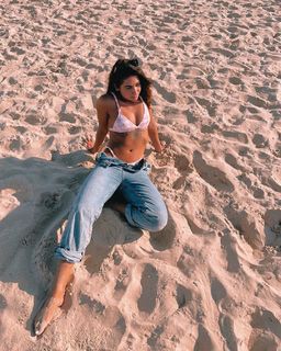 Elena Kremlidou feet photo thumbnail