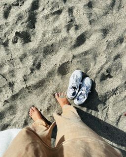 Elena Kremlidou feet photo thumbnail