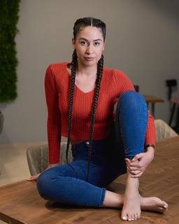 Elena Kremlidou feet photo thumbnail