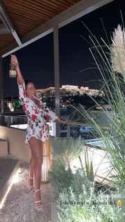 Elena Kremlidou feet photo thumbnail