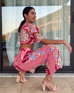 Elena Kremlidou feet photo thumbnail