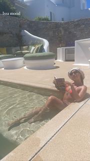 Elena Kremlidou feet photo thumbnail