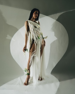 Elena Kremlidou feet photo thumbnail