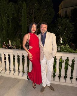 Elena Kremlidou feet photo thumbnail