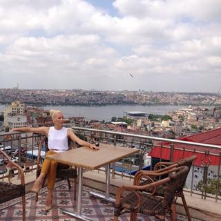 Elena Letuchaya feet photo thumbnail