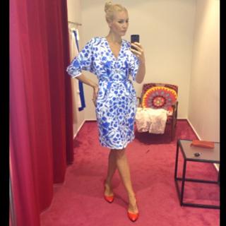 Elena Letuchaya feet photo thumbnail