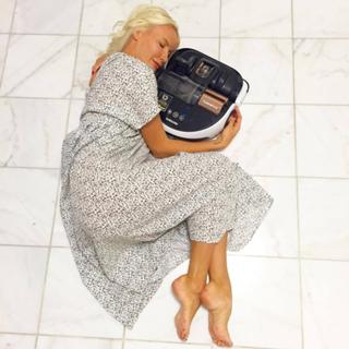 Elena Letuchaya feet photo thumbnail