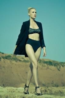 Elena Letuchaya feet photo thumbnail