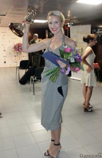 Elena Letuchaya feet photo thumbnail