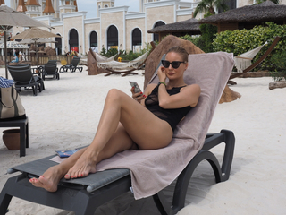 Elena Letuchaya feet photo thumbnail