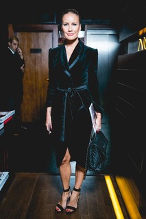 Elena Letuchaya feet photo thumbnail