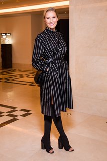 Elena Letuchaya feet photo thumbnail